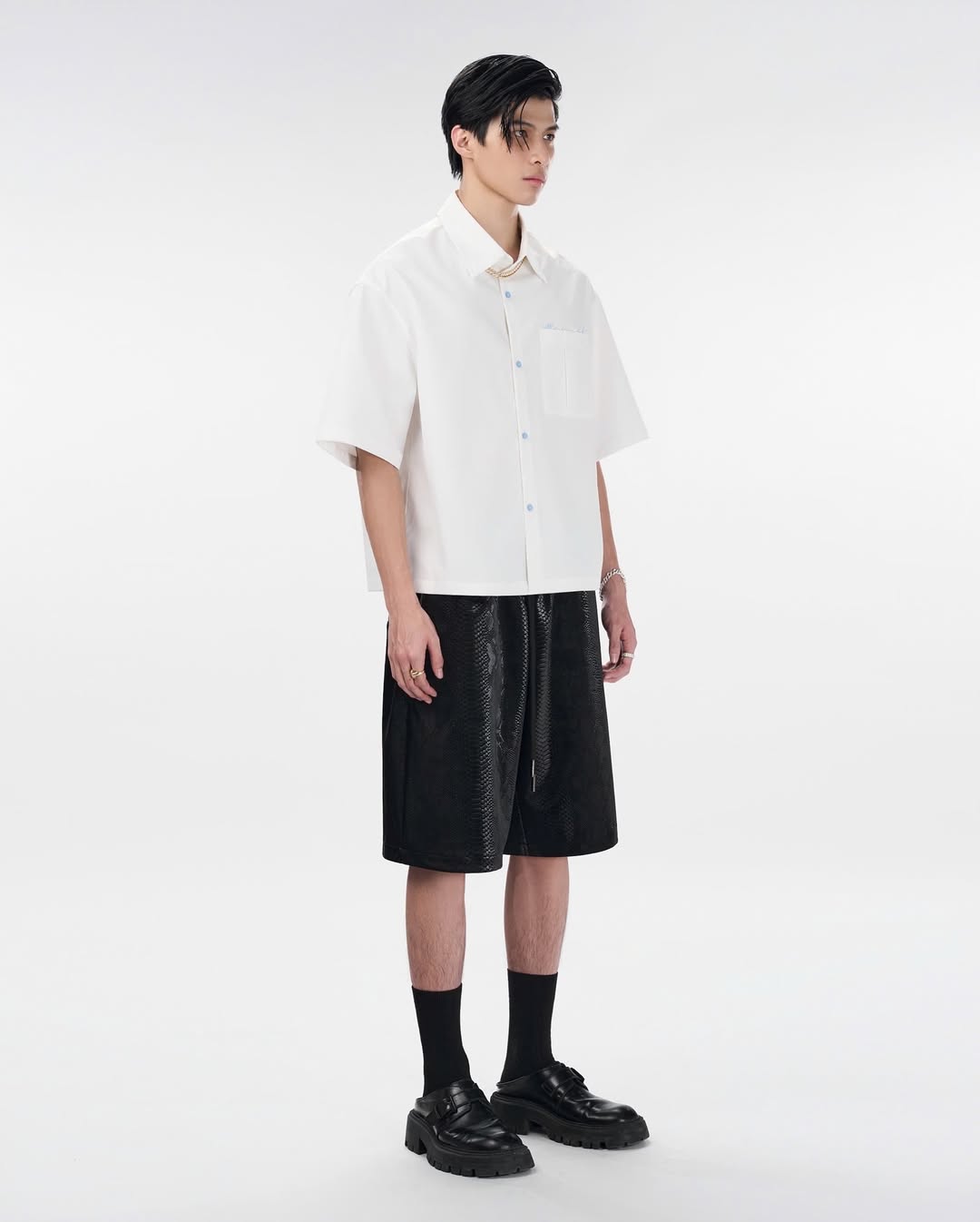 Elegant Boxy Shirt Unisex | White Minimalist Short-Sleeve Streetwear